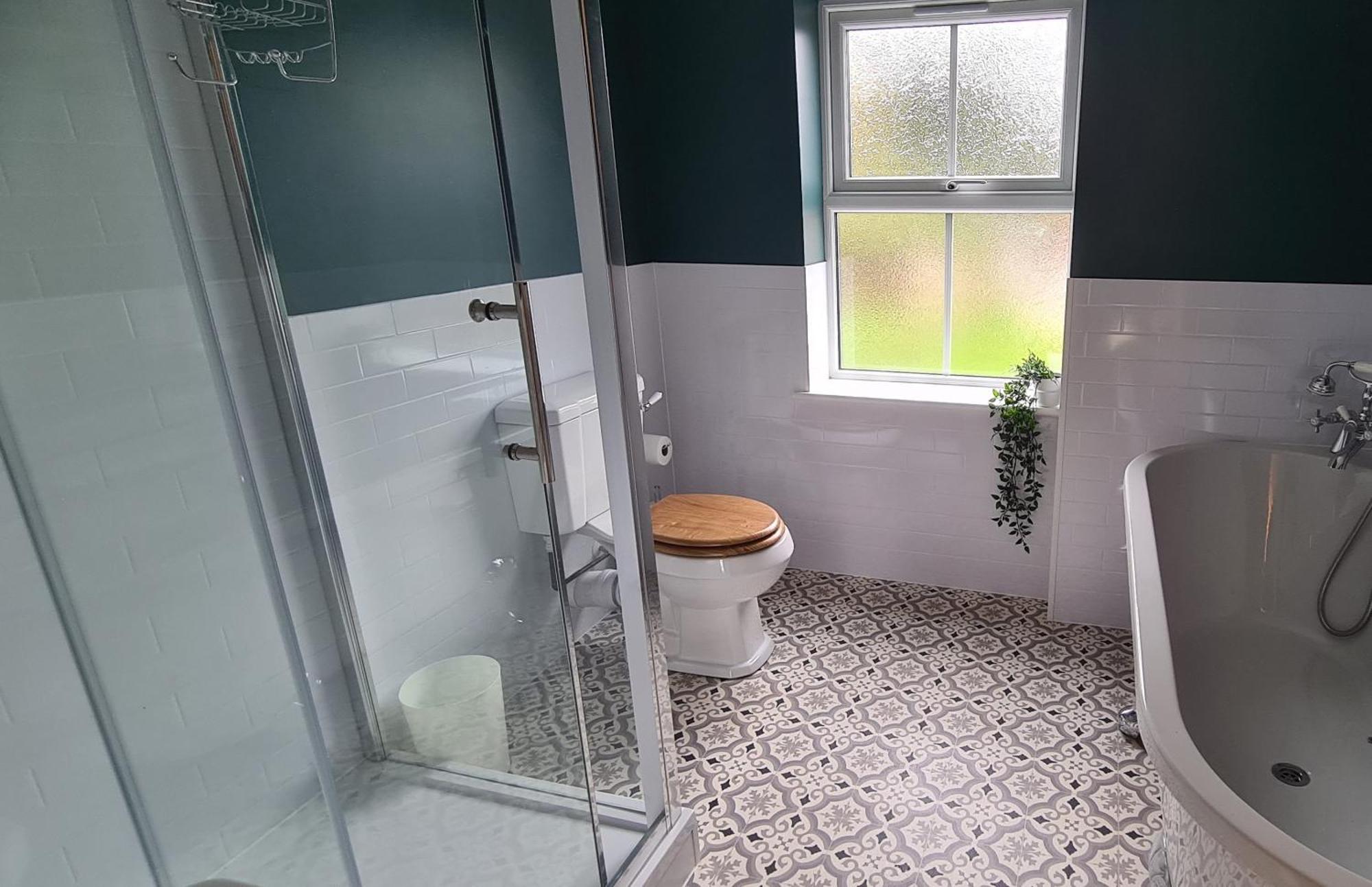 Cosy Yet Spacious, 3br, Parking, Village Location