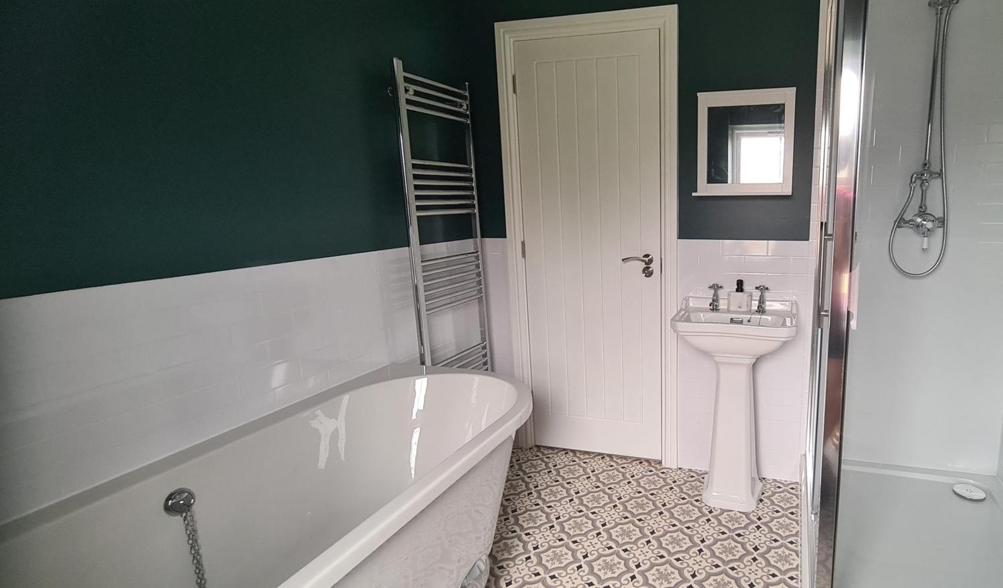 Cosy Yet Spacious, 3br, Parking, Village Location Holiday home