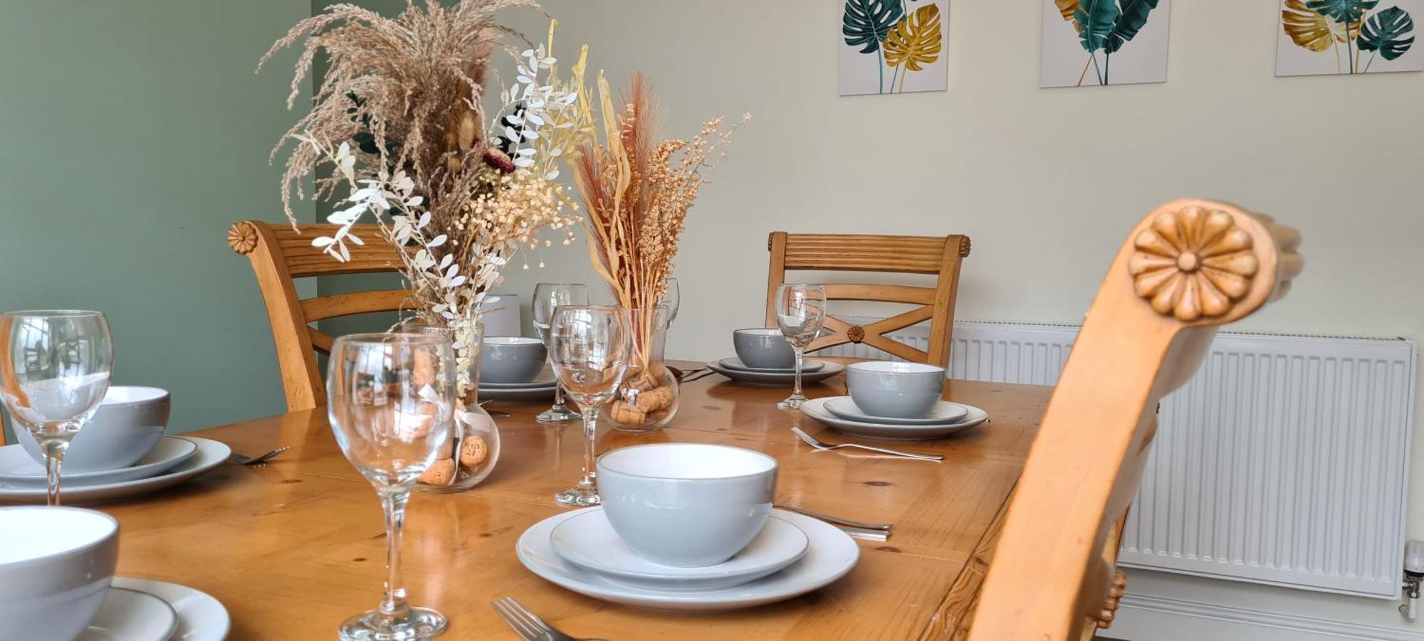 Cosy Yet Spacious, 3br, Parking, Village Location Holiday home *