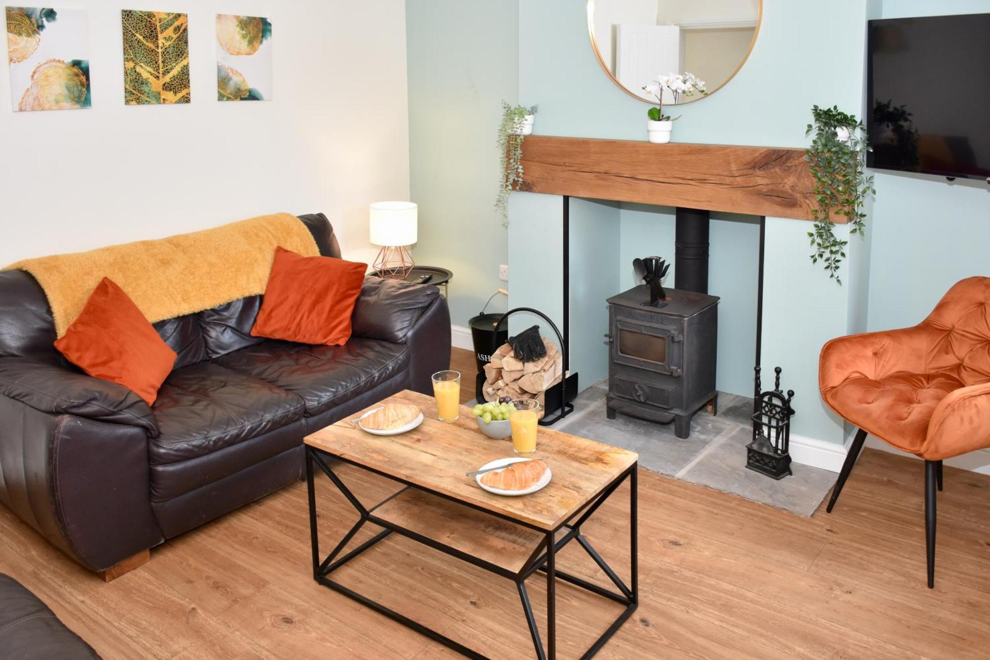 Cosy Yet Spacious, 3br, Parking, Village Location