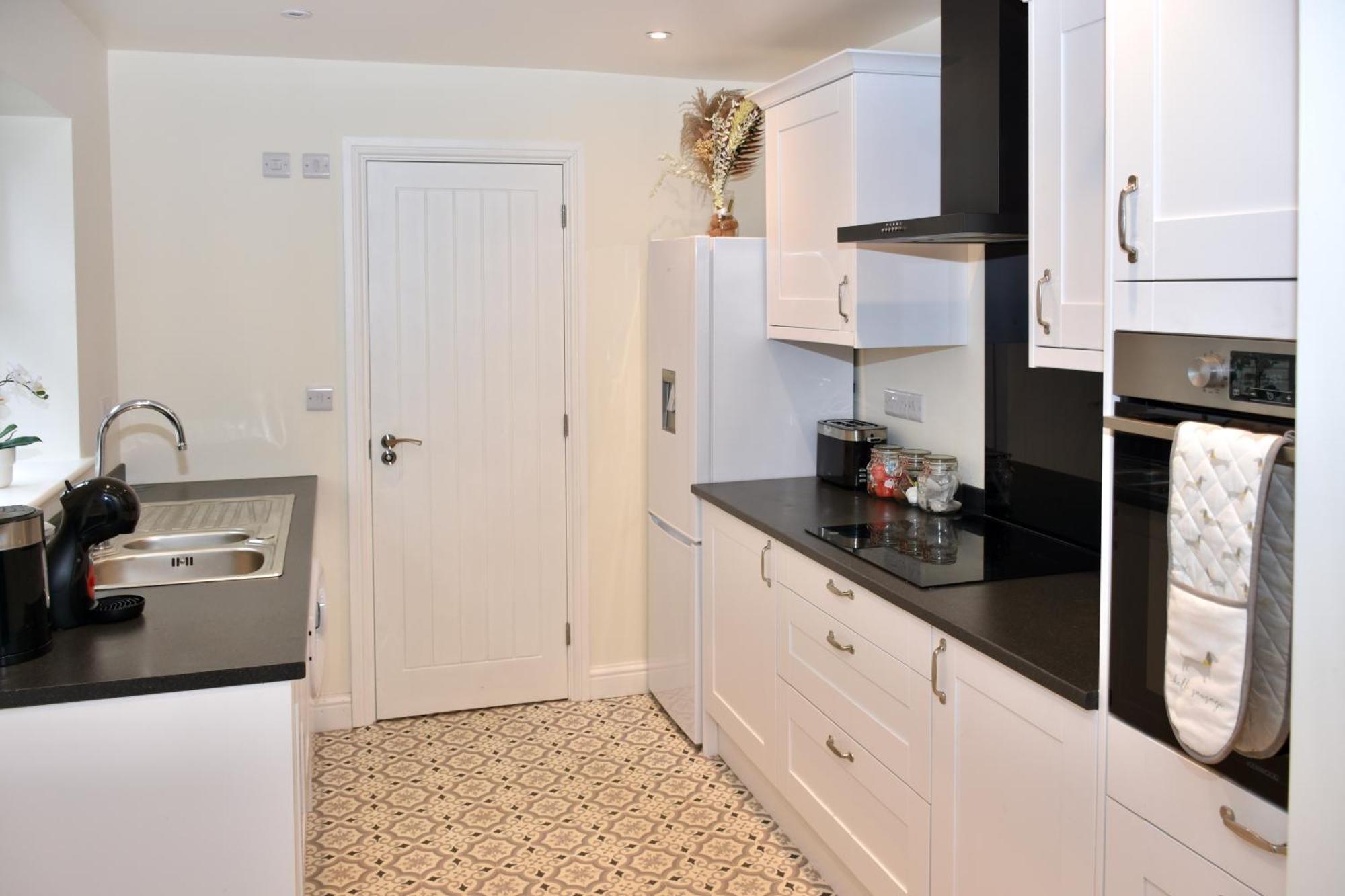 Cosy Yet Spacious, 3br, Parking, Village Location * Oswestry